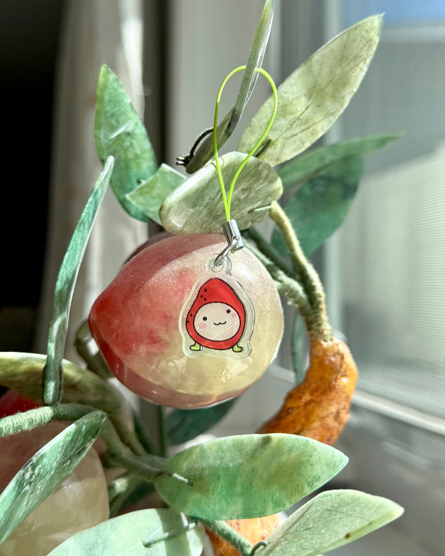 ichigotchi charm - tamagotchi