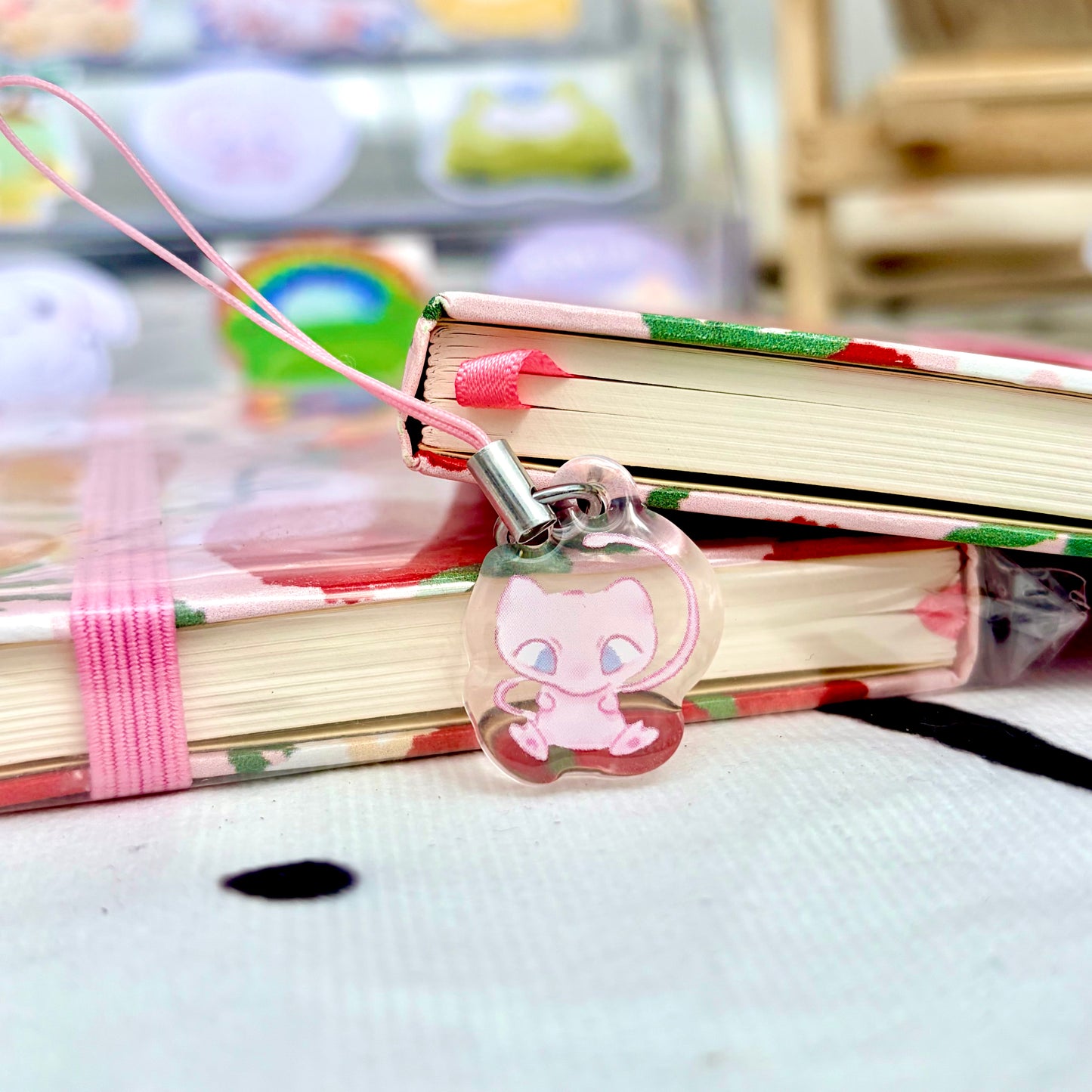 mew charm - pokémon